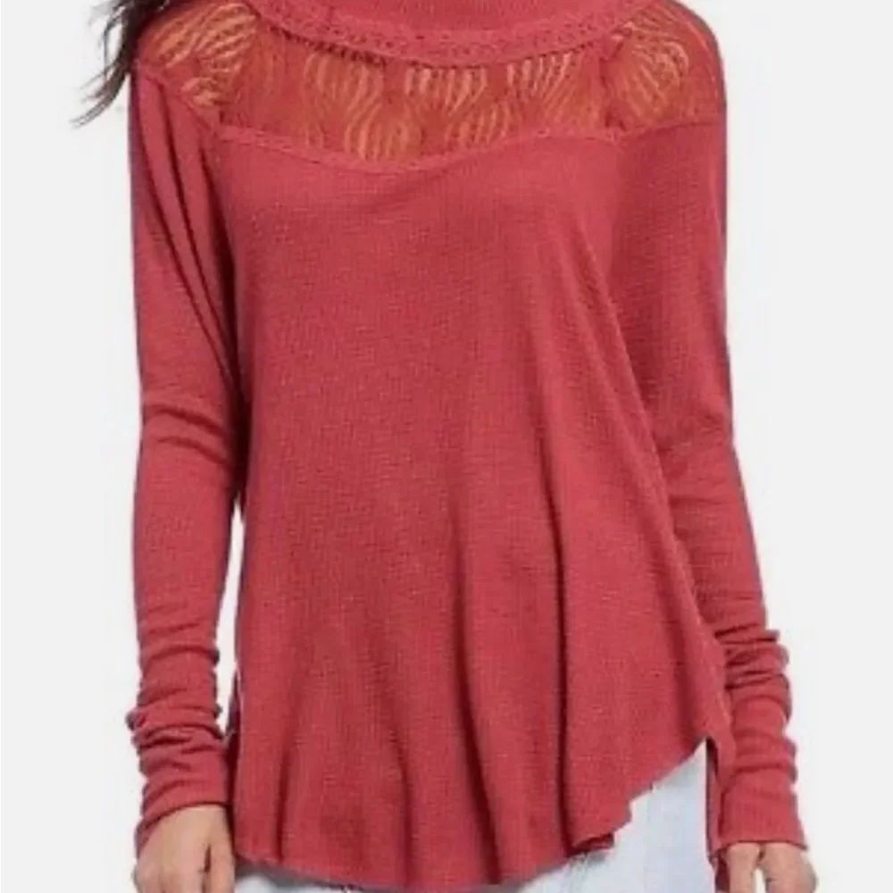 Free People Top Spring Valley Lace Inset Cochineal Red Waffle top sz S